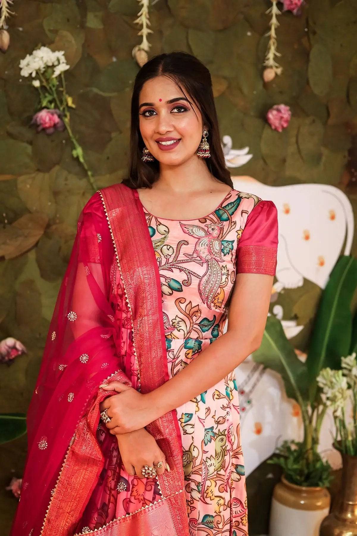 Close-up of Eshwaritha Banarasi Dress with pink dupatta