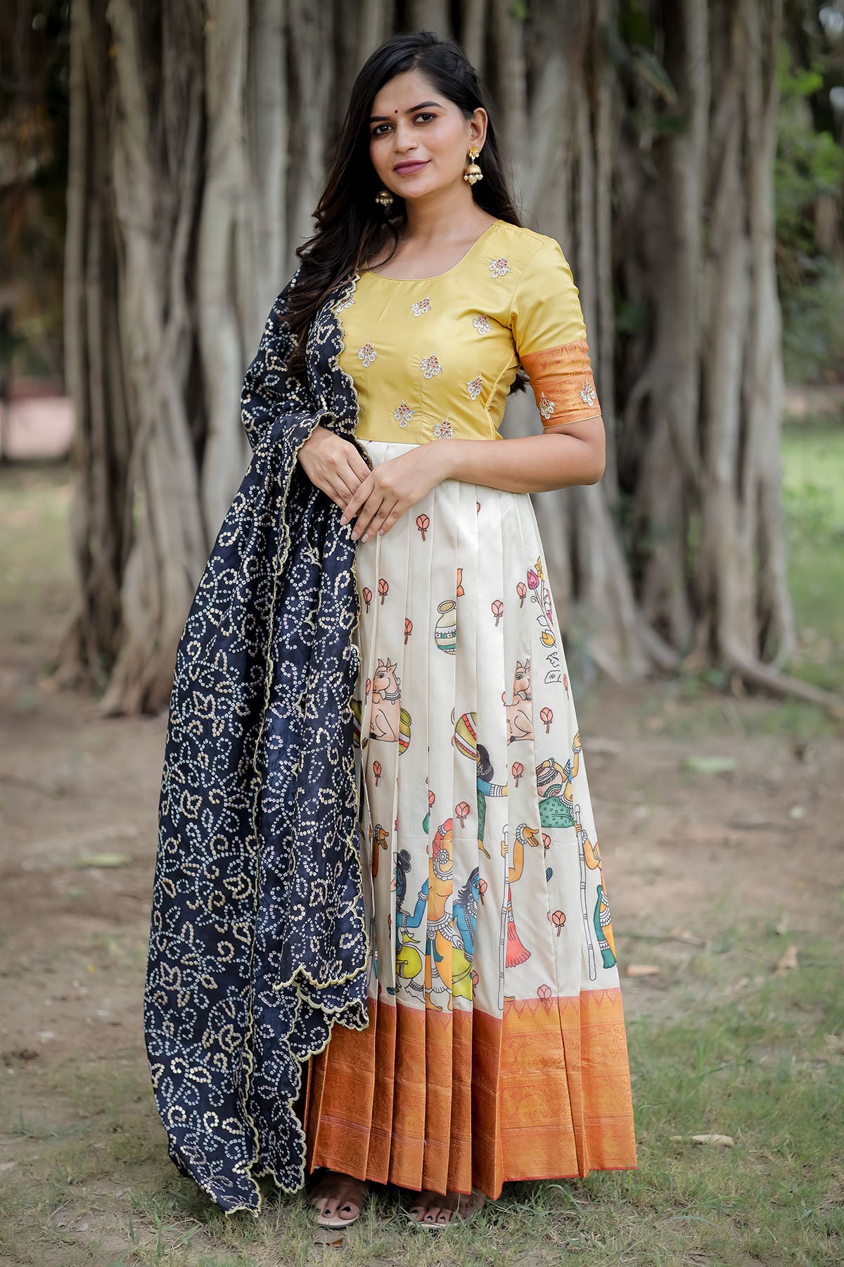 Ratnapriya Banarasi Dress - Bullionknot
