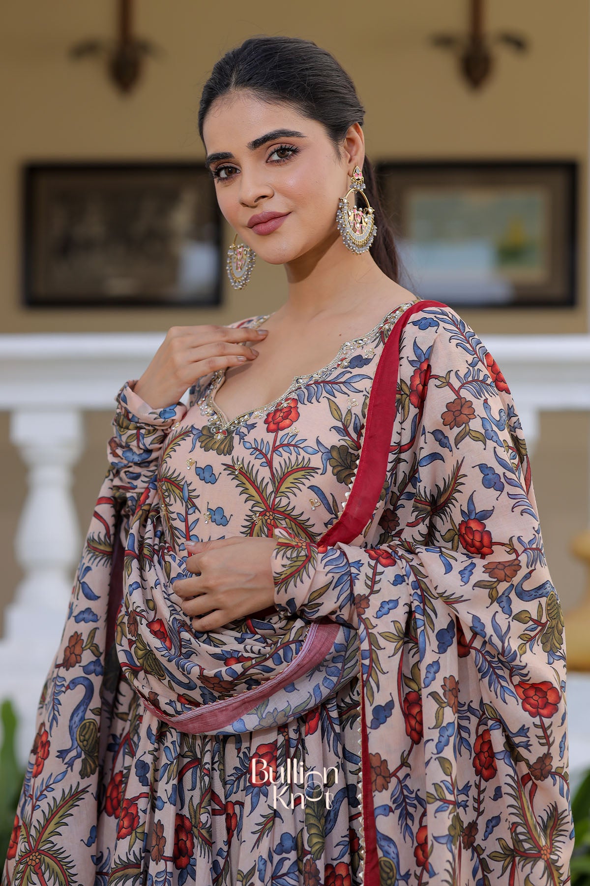 Mihika Anarkali (Drees) in Beige
