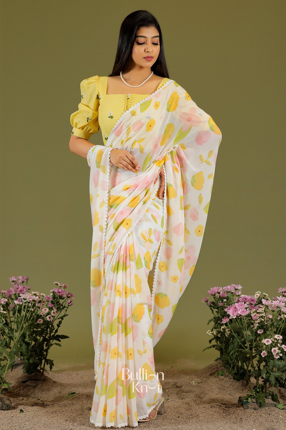 Pila Kaner Saree in Yellow & White