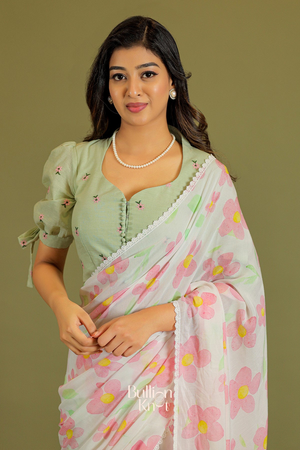 Phool Podha Saree in Pista & White