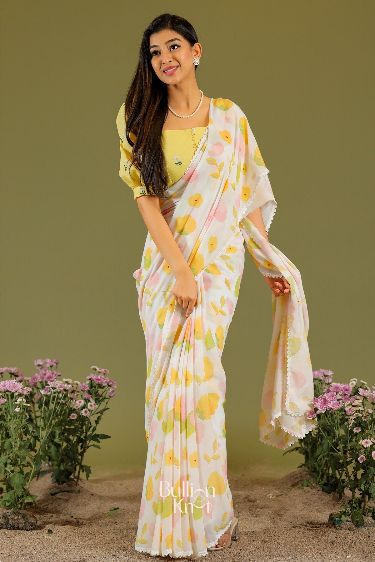 Pila Kaner Saree in Yellow & White