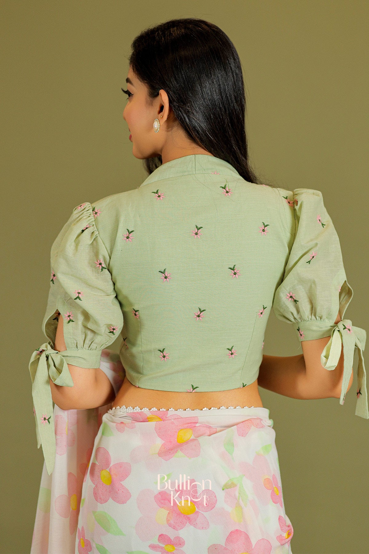 Phool Podha Saree in Pista & White
