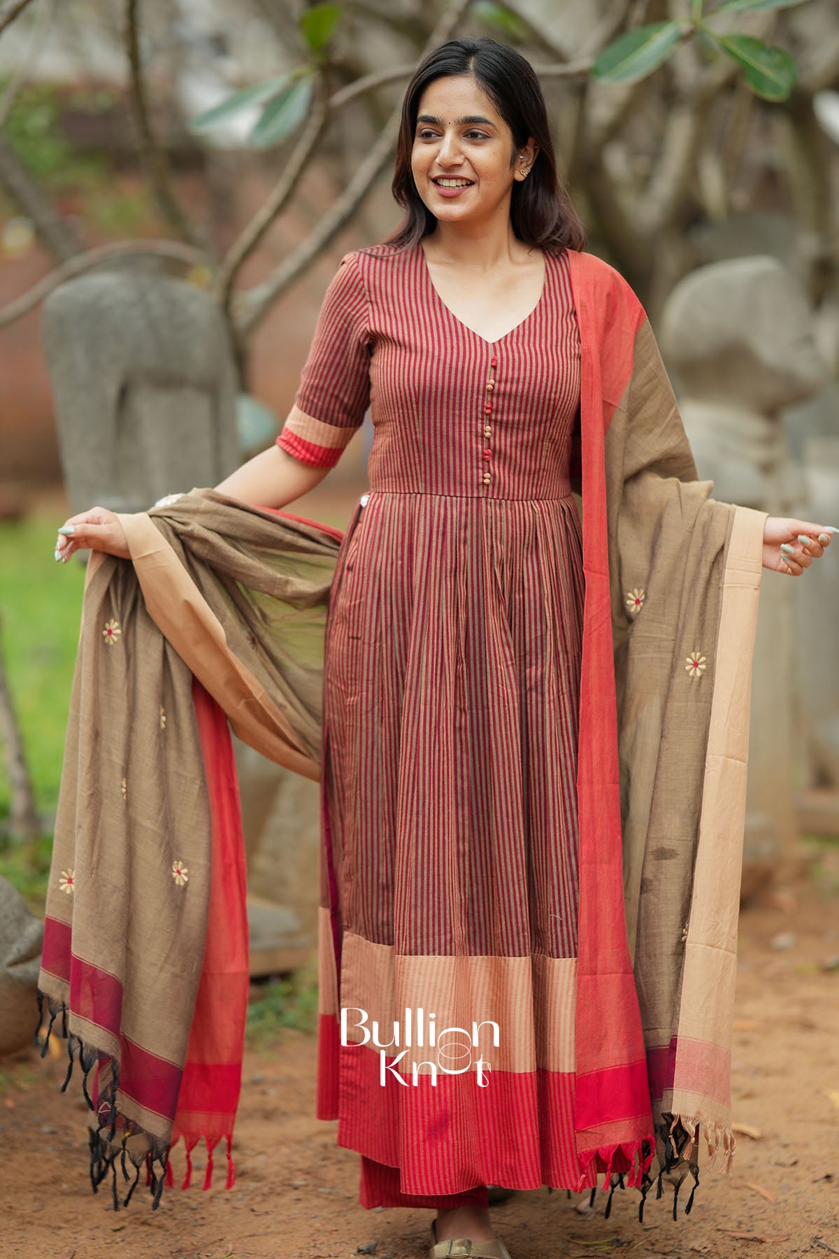 Parampara Maroon Strips Handloom Kurta Set