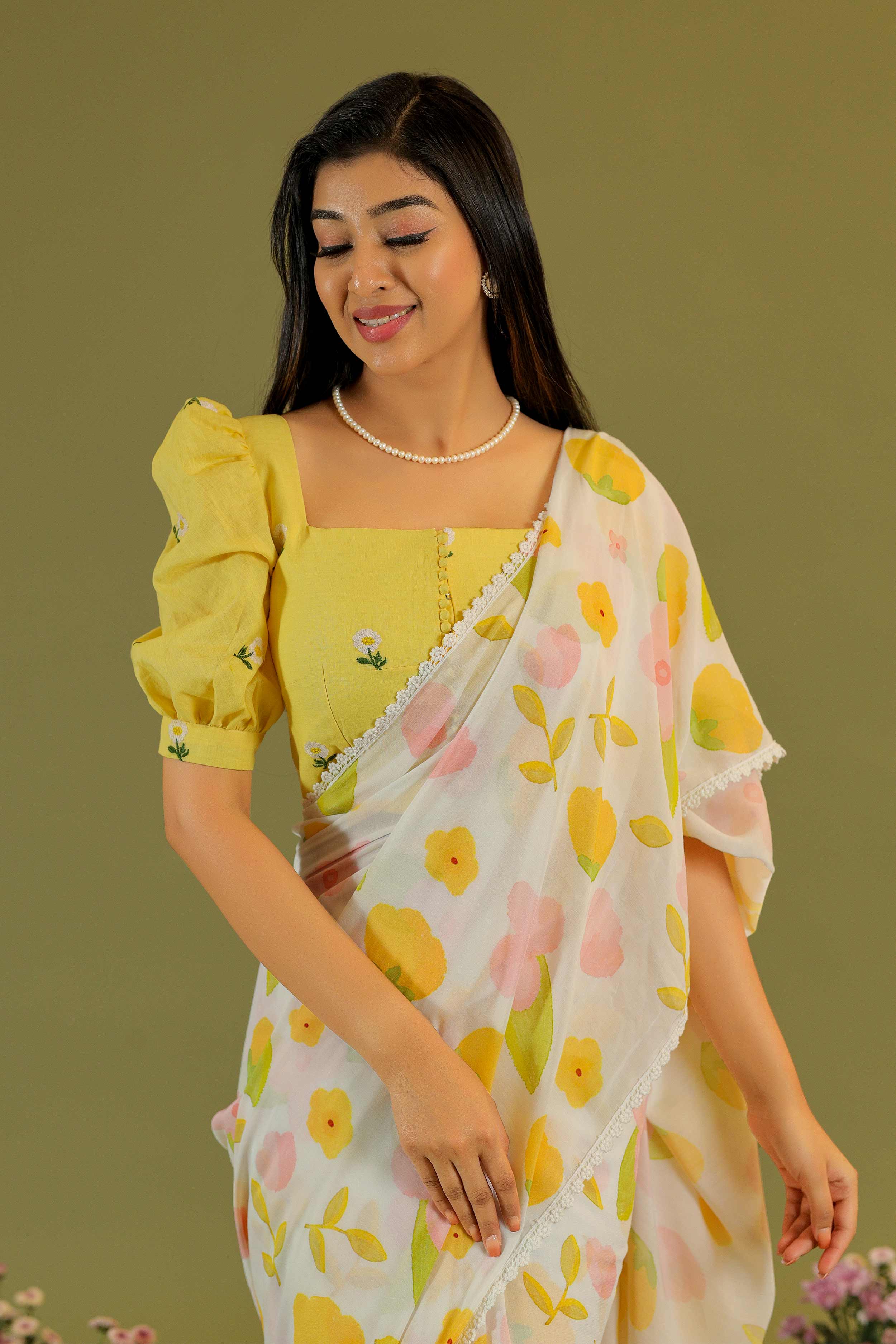 Yellow & White Pila Kaner Saree - Bullionknot