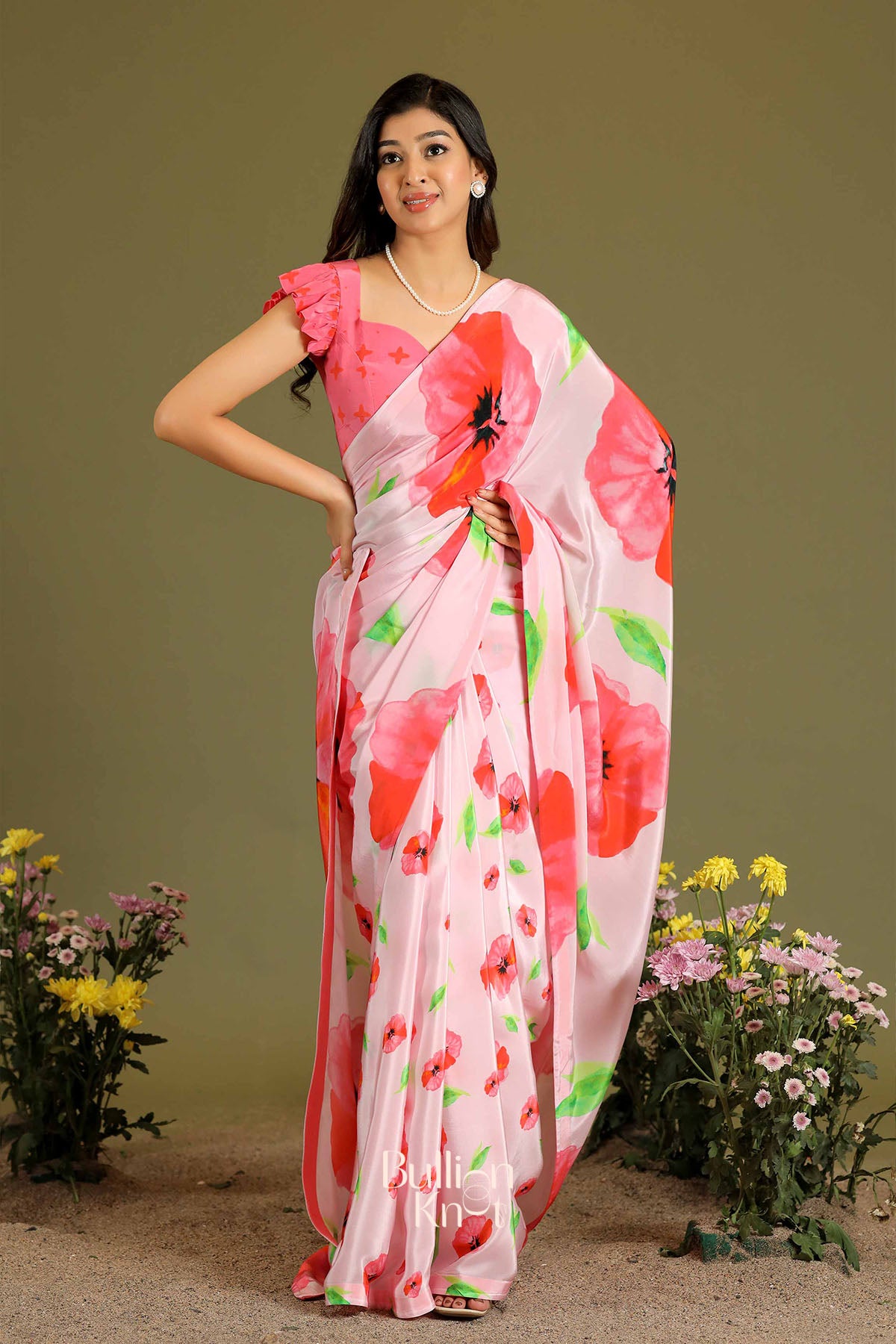 Mallow Swan Retro Print Saree in Pink