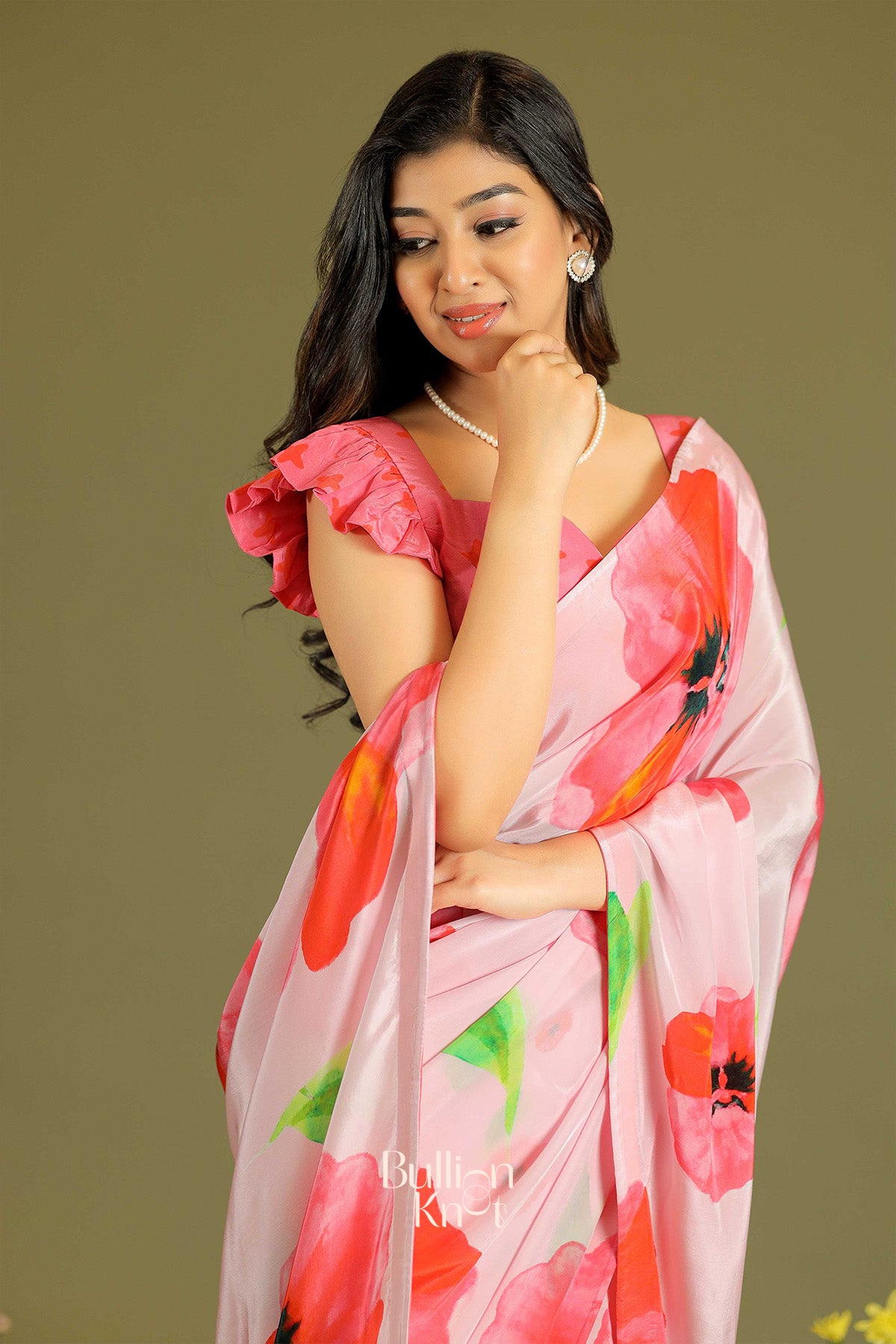 Mallow Swan Retro Print Saree in Pink