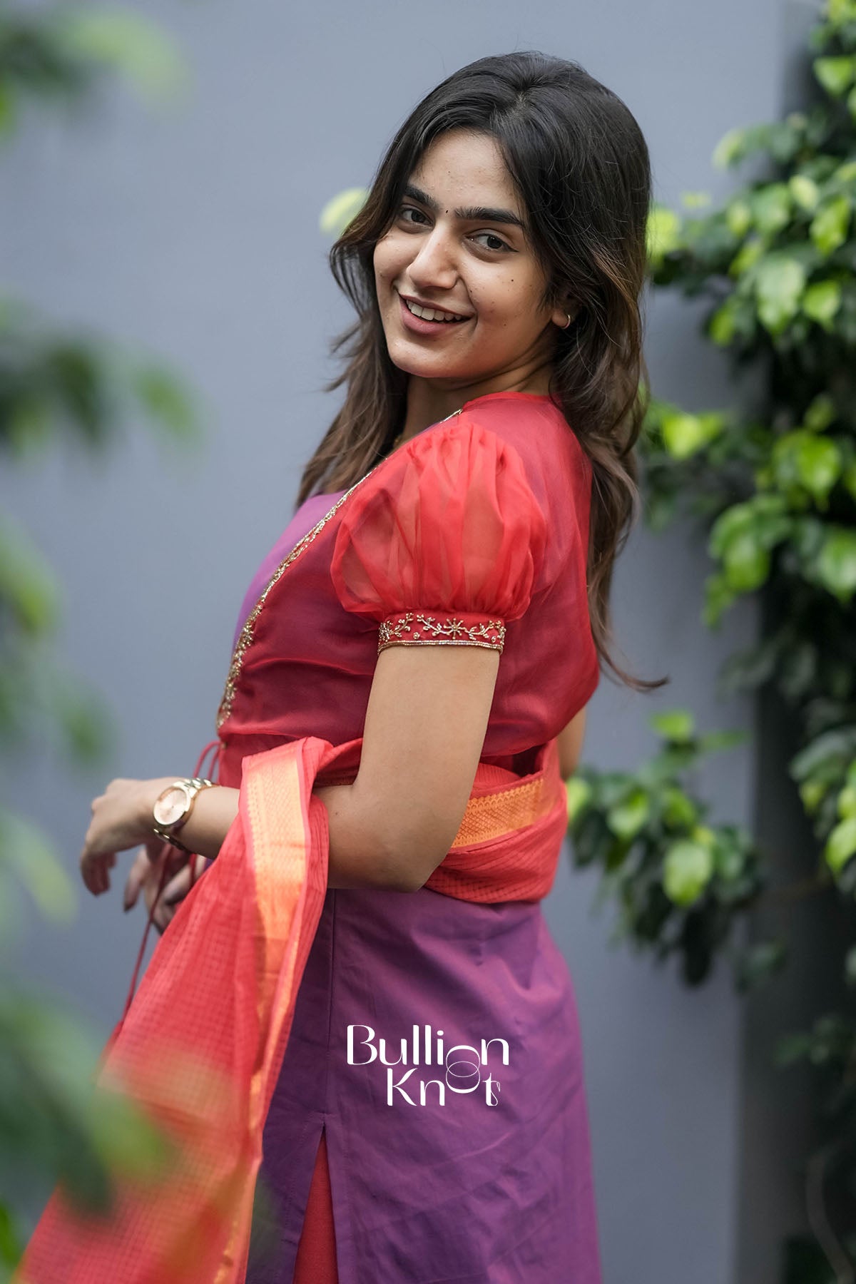 Dupatta design of Mrinalika Suit Set with border detailing