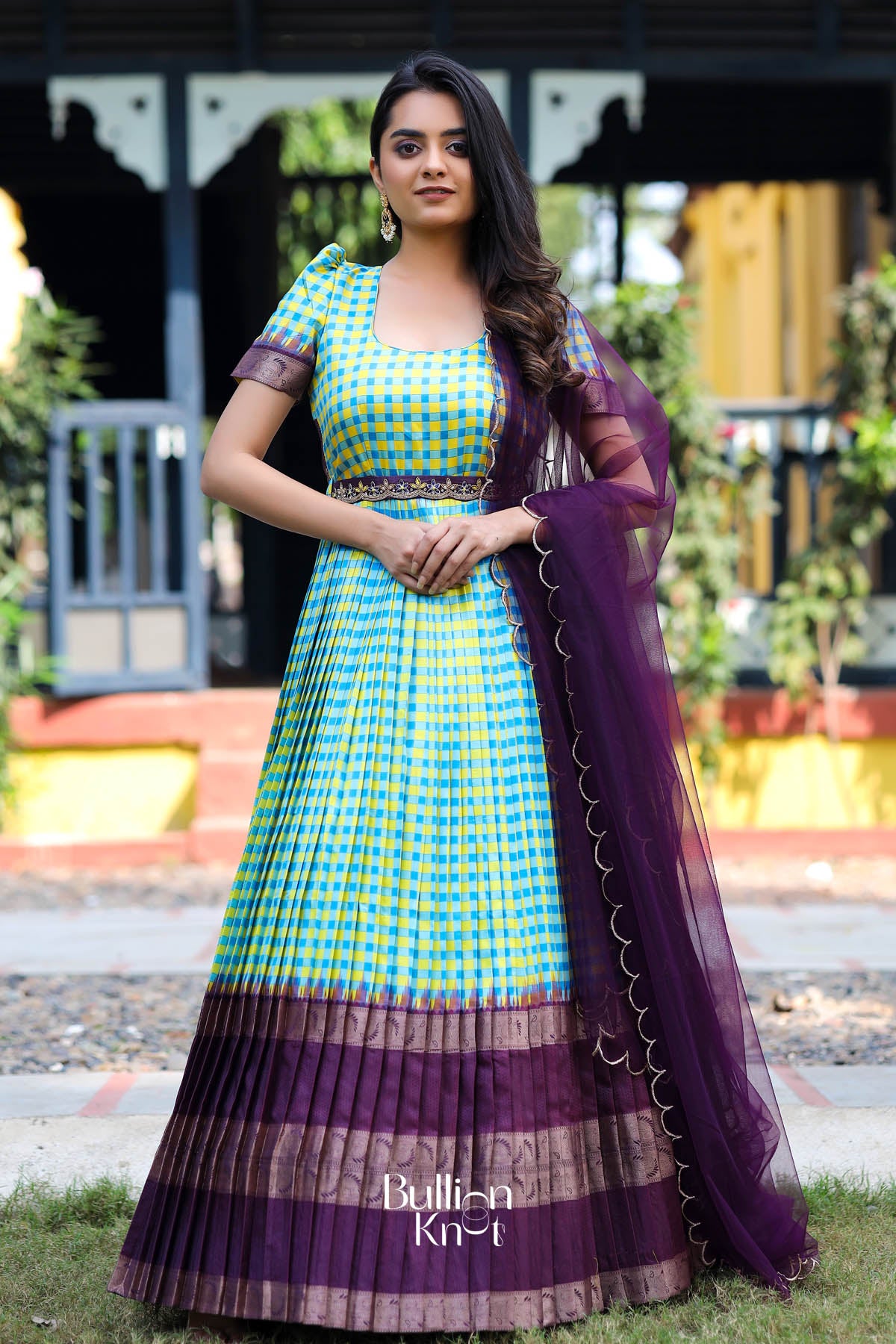 Neela Peela Banarasi (Dress) in Wine