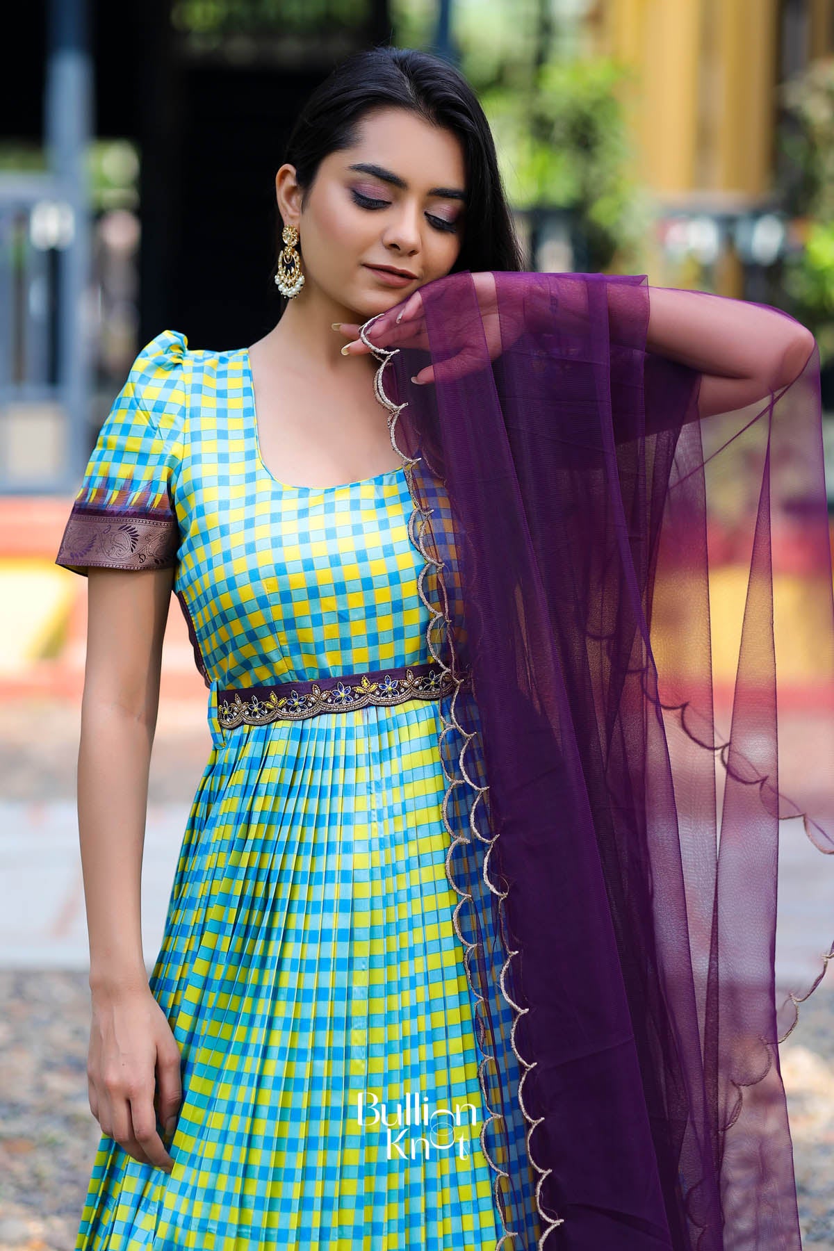 Neela Peela Banarasi (Dress) in Wine