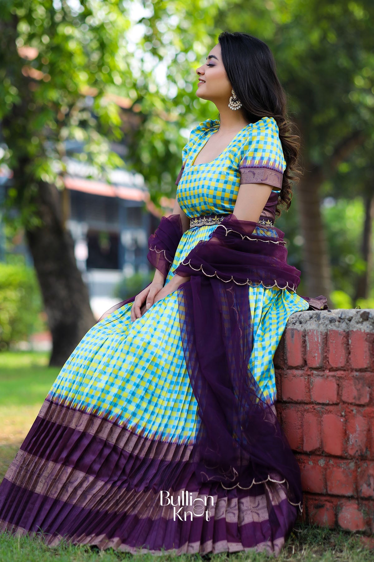 Neela Peela Banarasi (Dress) in Wine