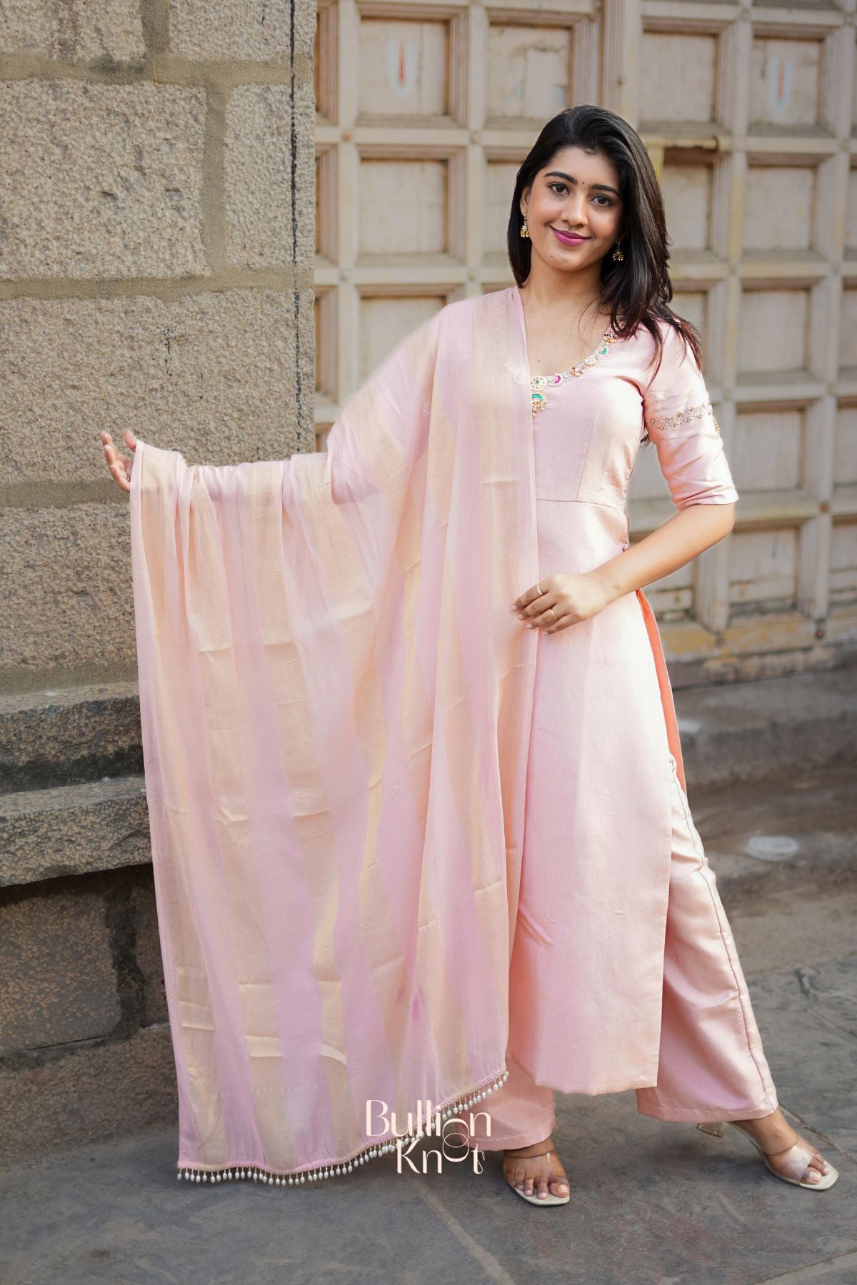 Noor Jadau Kurta Set In Peach