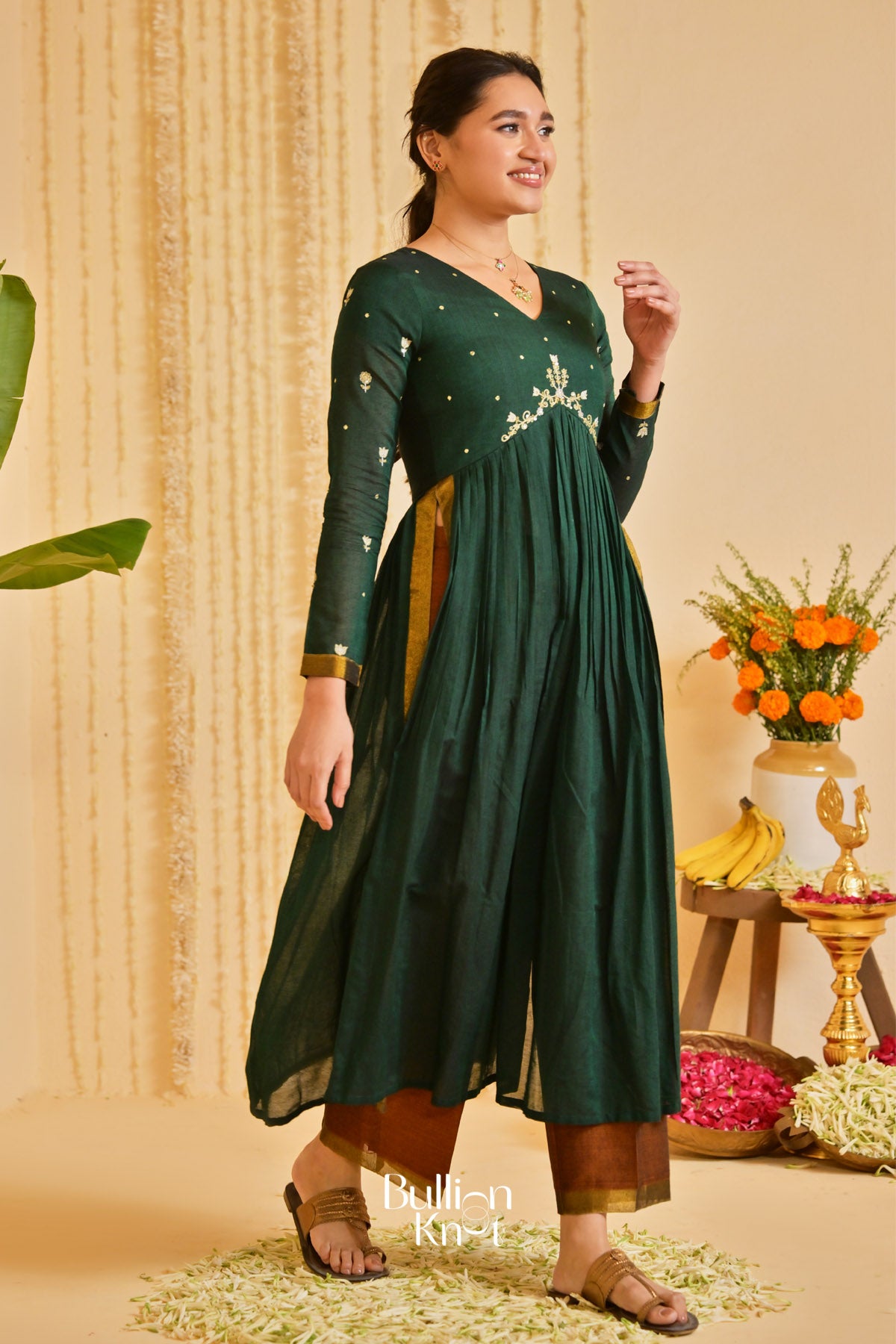 Saanjh Kurta Set (Dress) in Green
