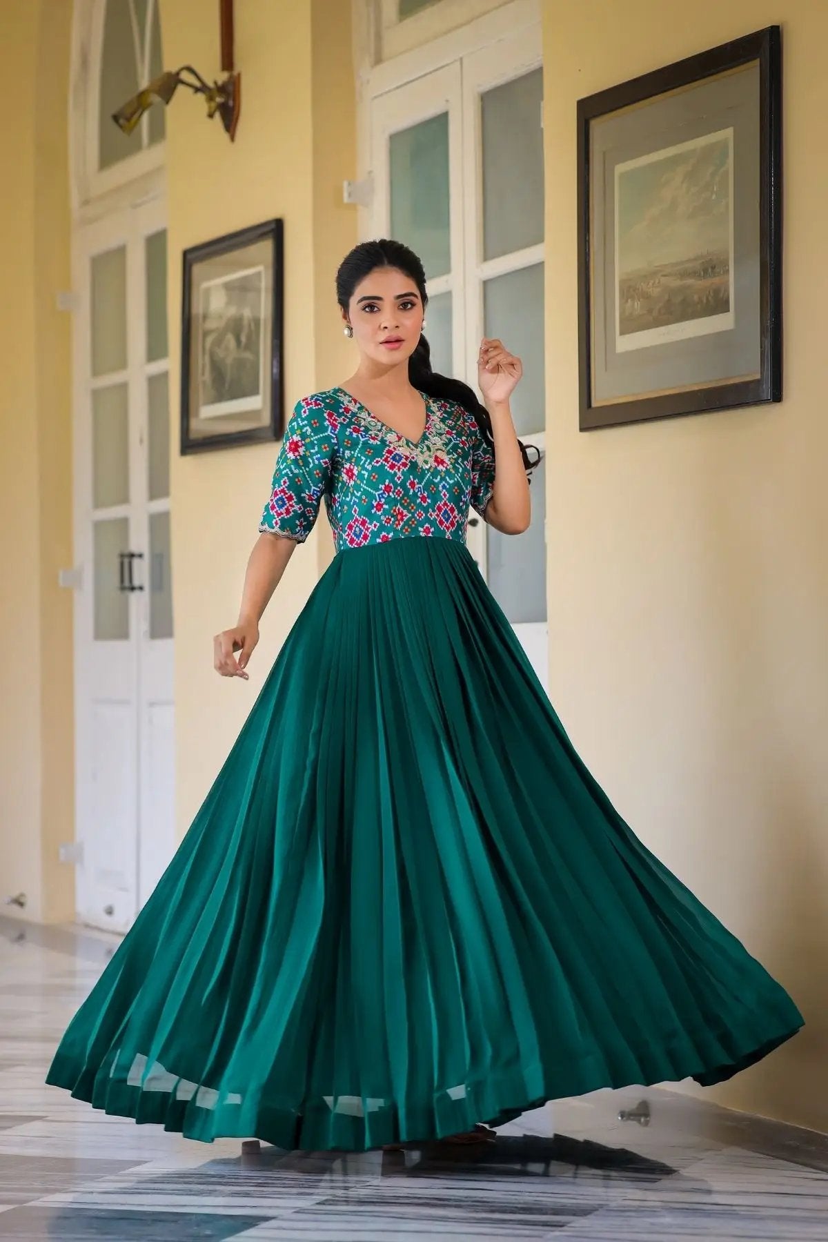 Sashirekha Pattu Gown - Bullionknot