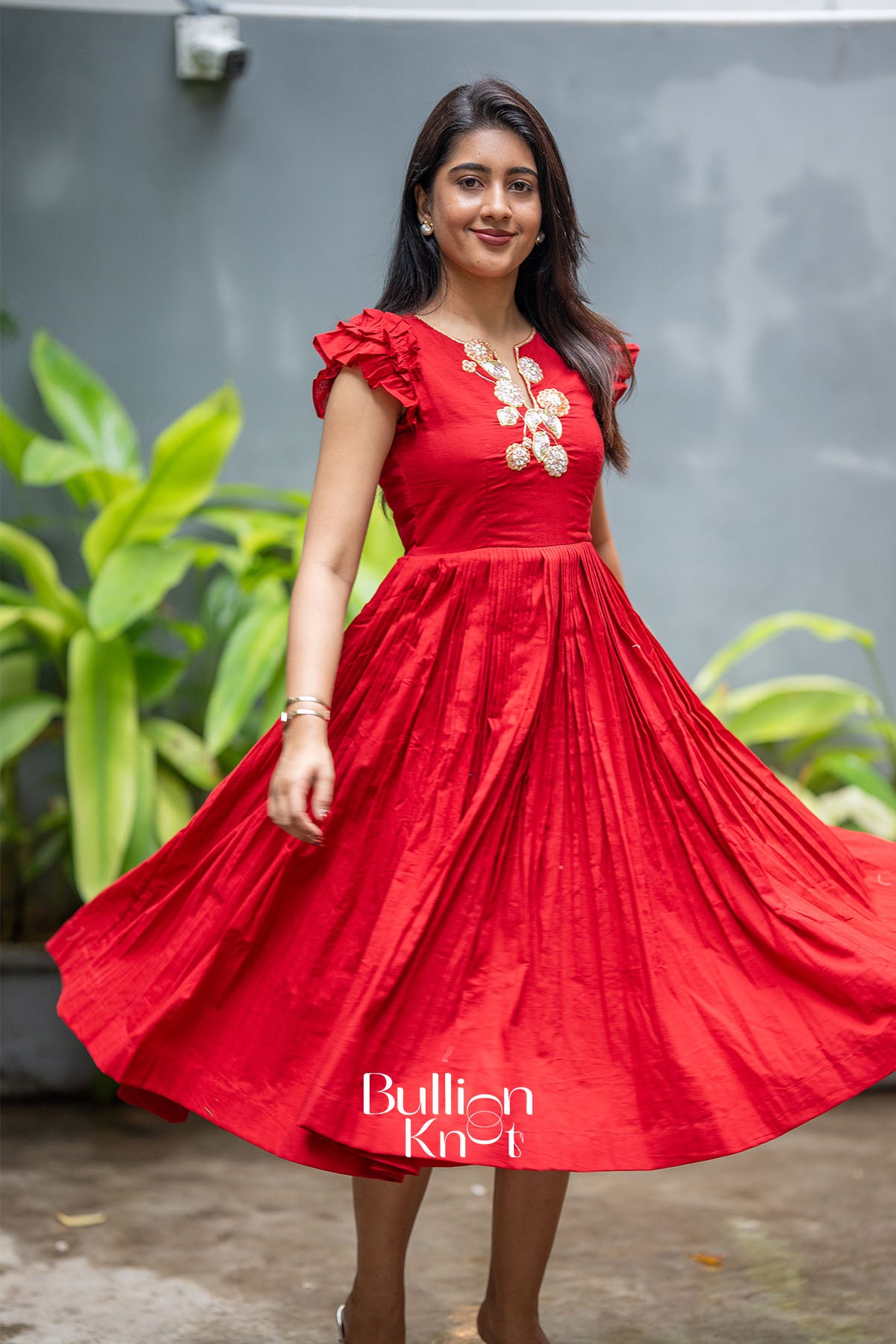 Red Mul Cotton Midi Dress fabric texture, lightweight and breathable