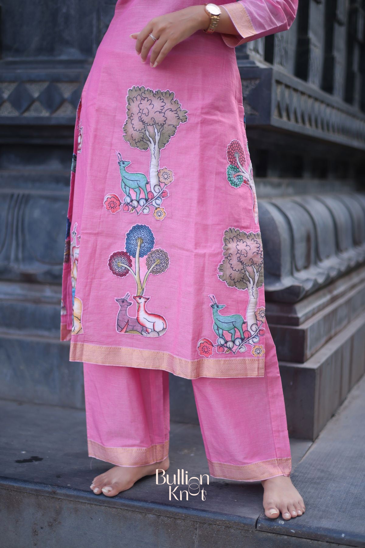 Chhaavi Handloom Kurta Set in Pink