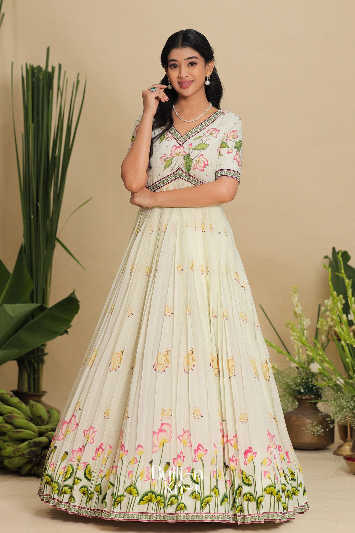 Govitri Pichwai Dress in Off-white