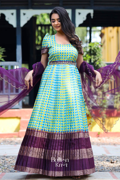 Neela Peela Banarasi (Dress) in Wine
