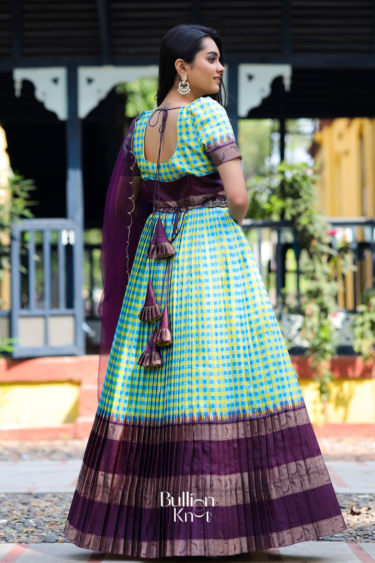 Neela Peela Banarasi (Dress) in Wine