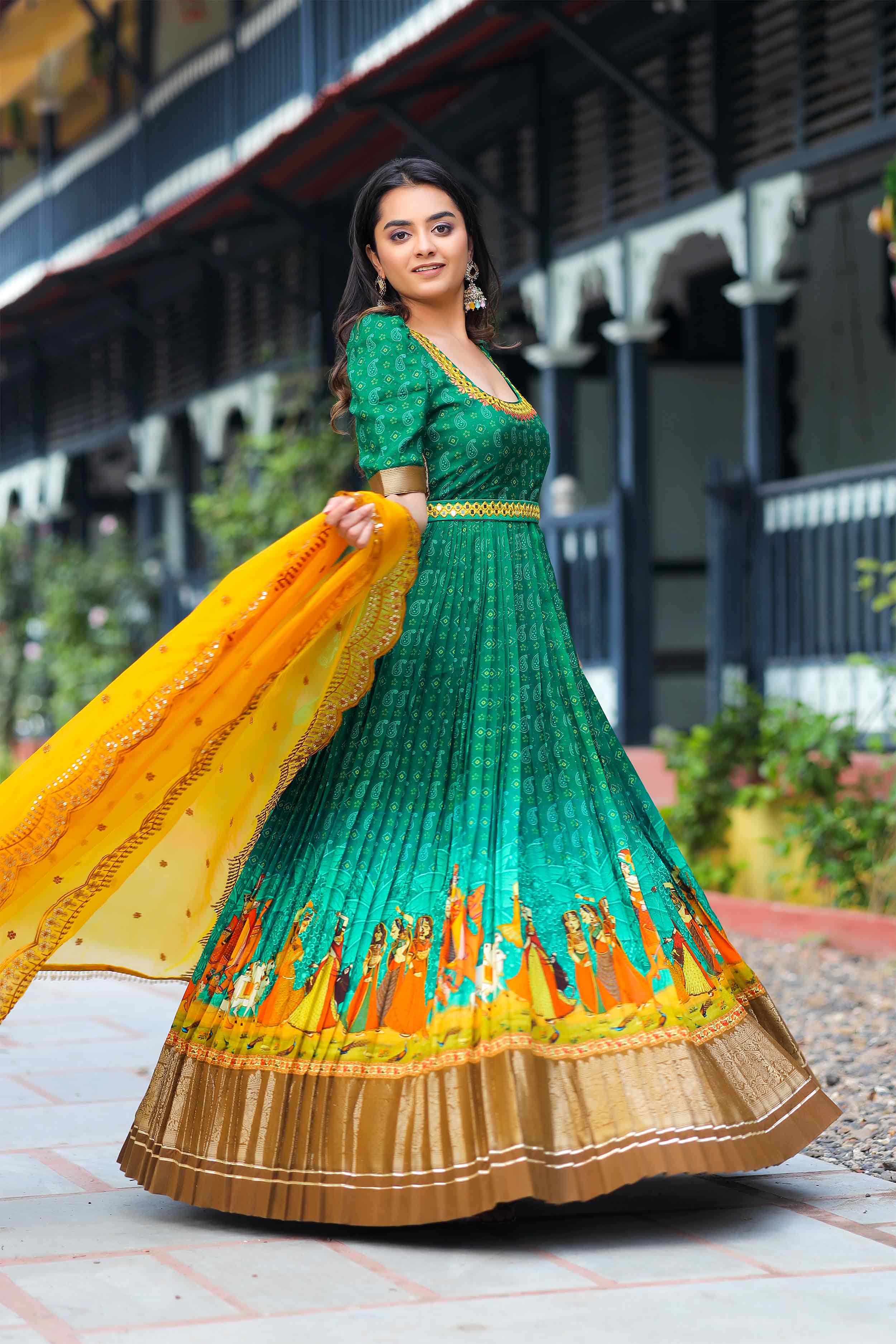 TANGERINE ORANGE OMBRÉ BANARASI ANARKALI GOWN SET WITH A GOTA WORK  EMBROIDERED NECKLINE PAIRED WITH A MATCHING OMBRÉ BANARASI DUPATTA AND GOLD  DETAILS | Laadki