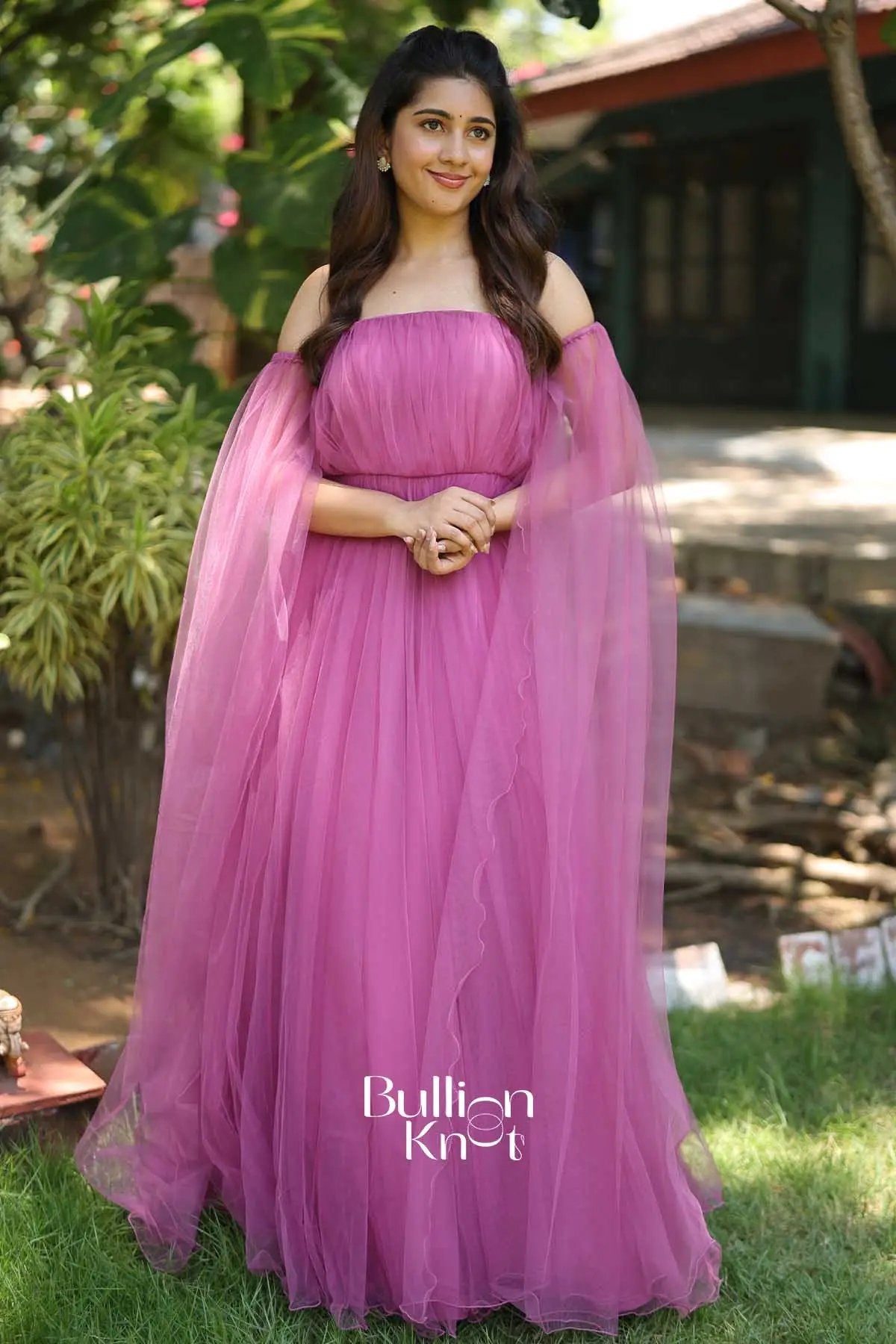 Designer Party Wear Dresses - Stylish Elegant Women's Gowns Designer Party Wear Dresses - Stylish Elegant Women's Gowns