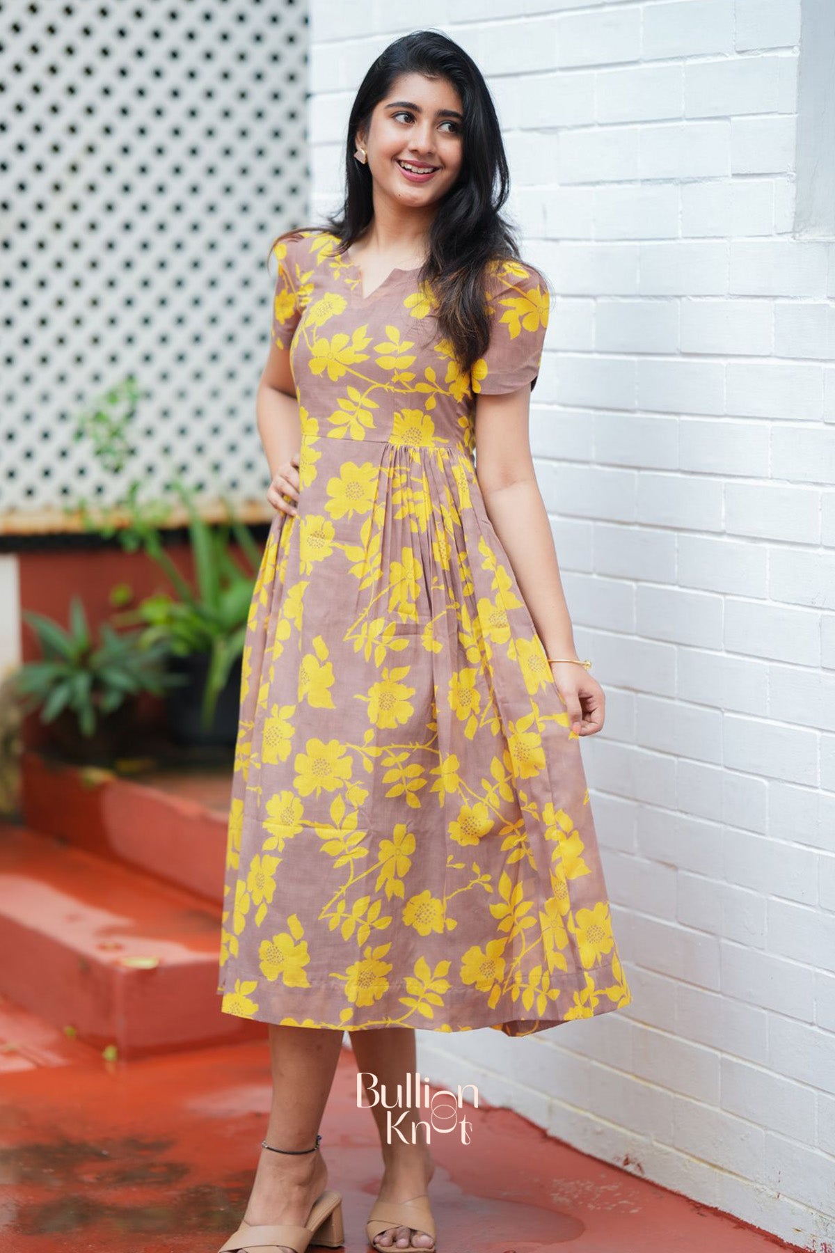 Yelena Midi (Dress) in Yellow