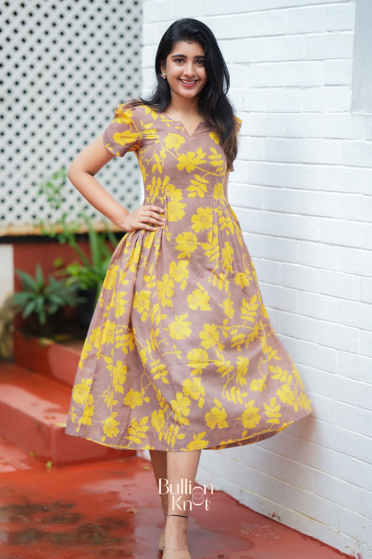 Yelena Midi (Dress) in Yellow