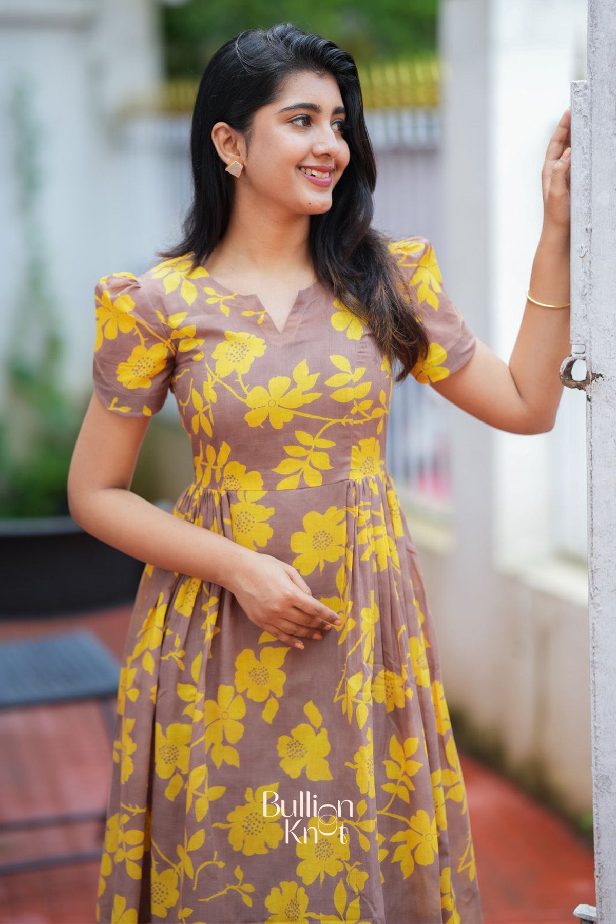 Yelena Midi (Dress) in Yellow