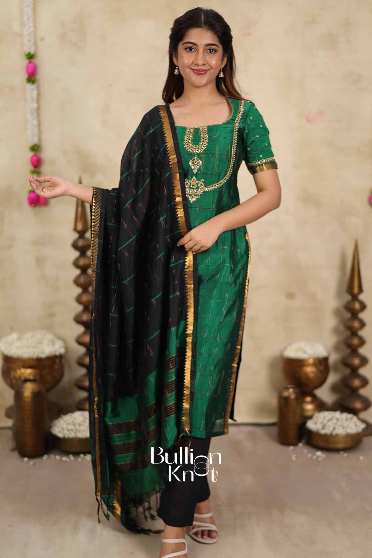 Malika Elegance | Emerald Green Mangalagiri Kurta Set for Women | Festive Ethnic Wear Kurta Set with Dupatta