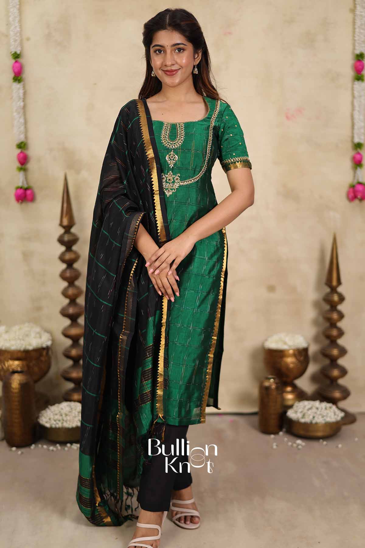 Malika Elegance | Emerald Green Mangalagiri Kurta Set for Women | Festive Ethnic Wear Kurta Set with Dupatta