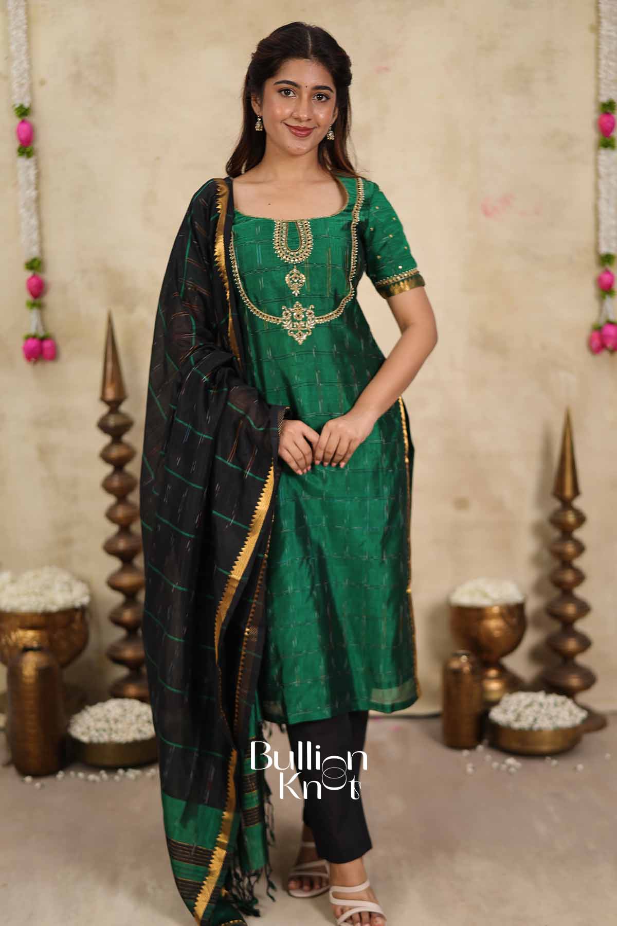 Malika Elegance | Emerald Green Mangalagiri Kurta Set for Women | Festive Ethnic Wear Kurta Set with Dupatta